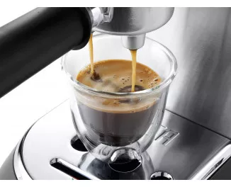 Рожкова кавоварка DeLonghi Dedica Style EC 685.M