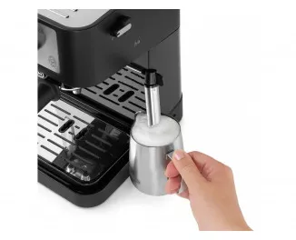 Рожковая кофеварка DeLonghi EC 260 BK