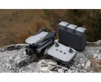 Квадрокоптер DJI Air 3 Fly More Combo with RC-N2 (CP.MA.00000692.01, CP.MA.00000692.04)