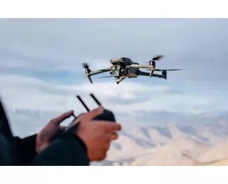 Квадрокоптер DJI Mavic 3 Pro with RC Remote Fly More Combo (CP.MA.00000660.01)
