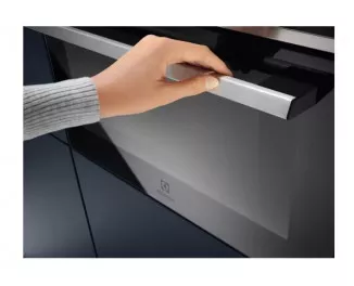 Микроволновая печь Electrolux EVM8E08X